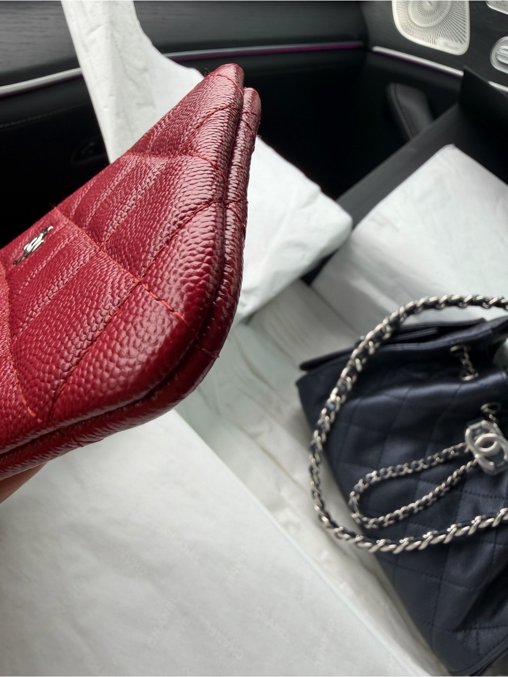 CHANEL Red Quilted Caviar Leather with Silver CC 2017 - Picture 3 of 5